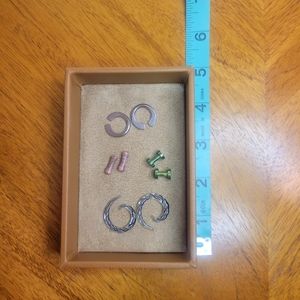 Lot of 4 gauged earrings.
